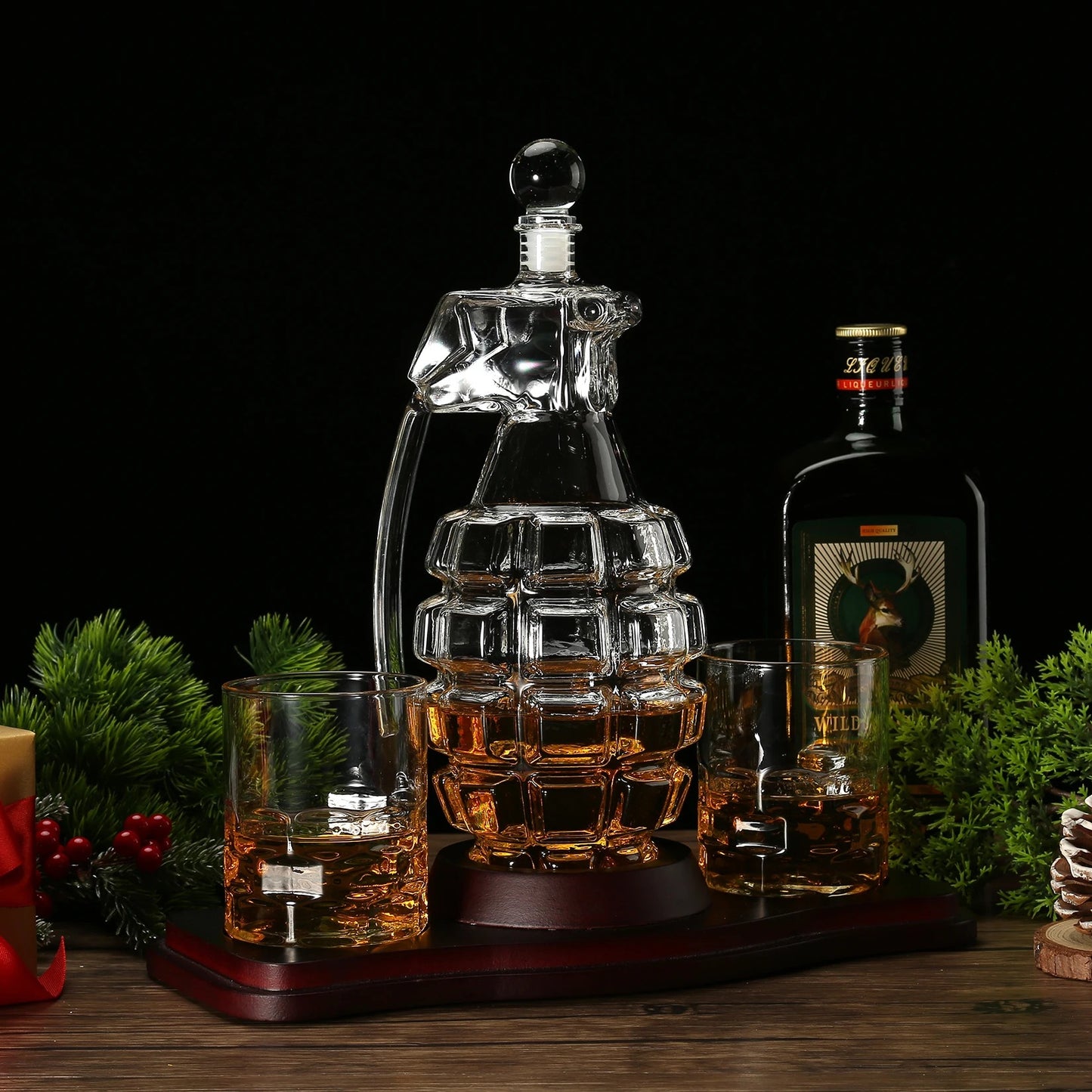 Coffret carafe à whisky grenade + 2 verres