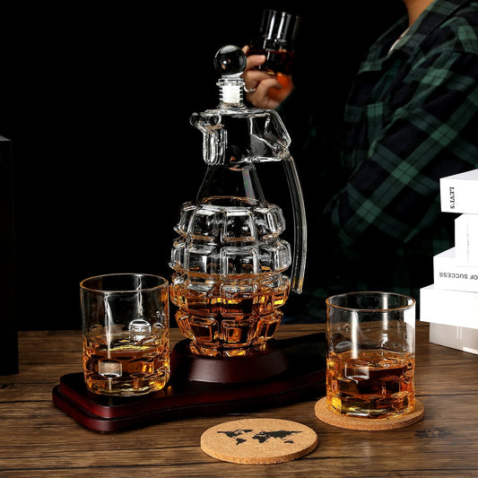 Coffret carafe à whisky grenade + 2 verres